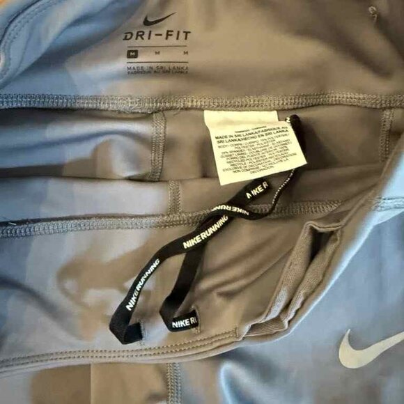NIKE Bundle of Athletic running shorts & Dri-Fit leggings, good condition - Picture 4 of 7